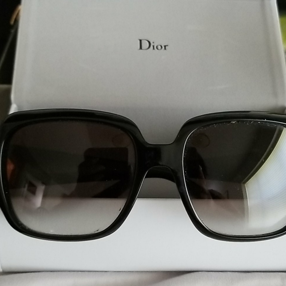 Sunglasses - Picture 3 of 3